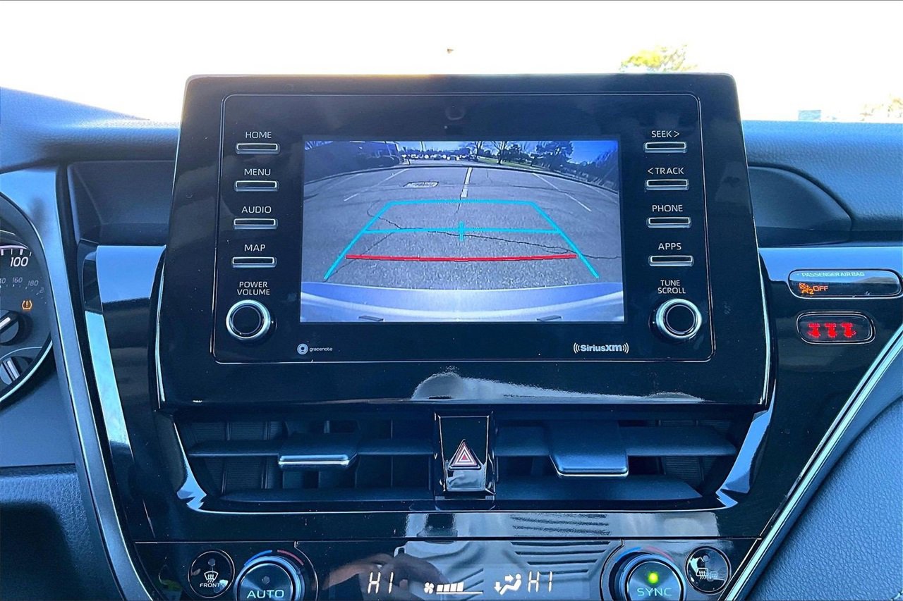 Used 2024 Toyota Camry SE image 13