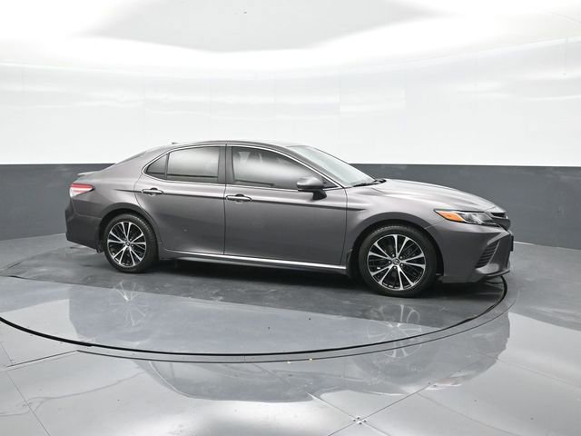Used 2020 Toyota Camry SE image 17