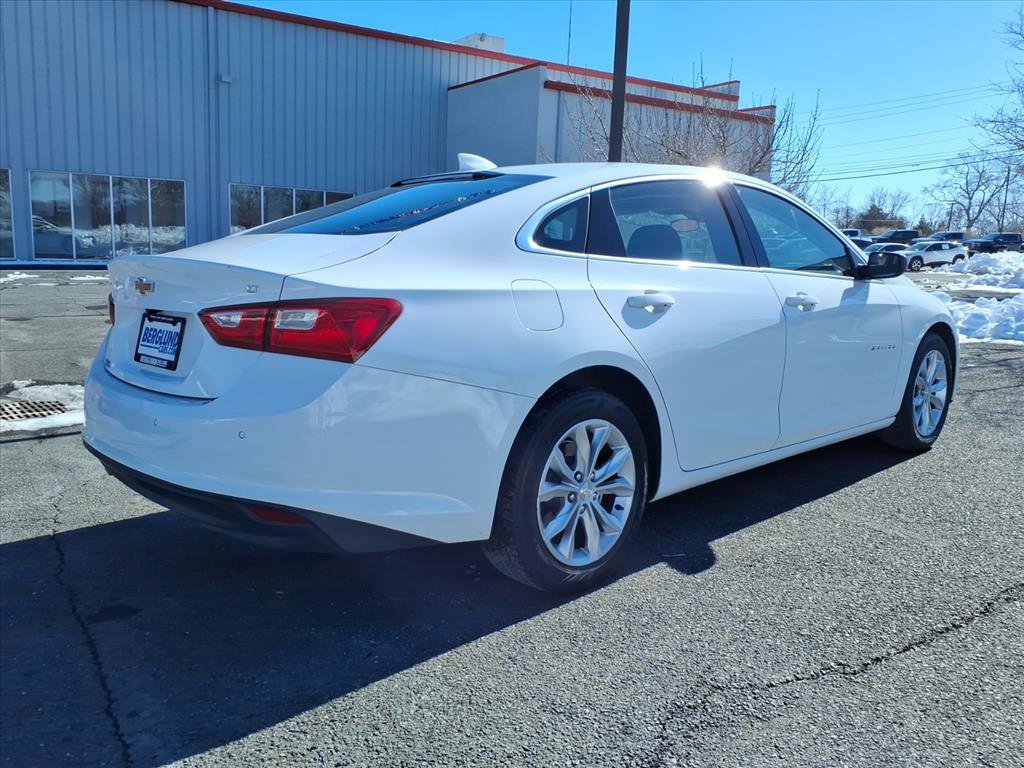 Used 2024 Chevrolet Malibu LT image 4