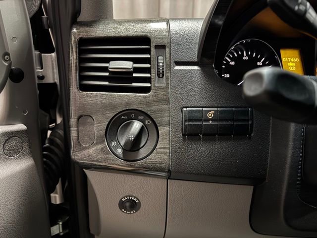 Used 2018 Mercedes-Benz Sprinter 3500 image 12