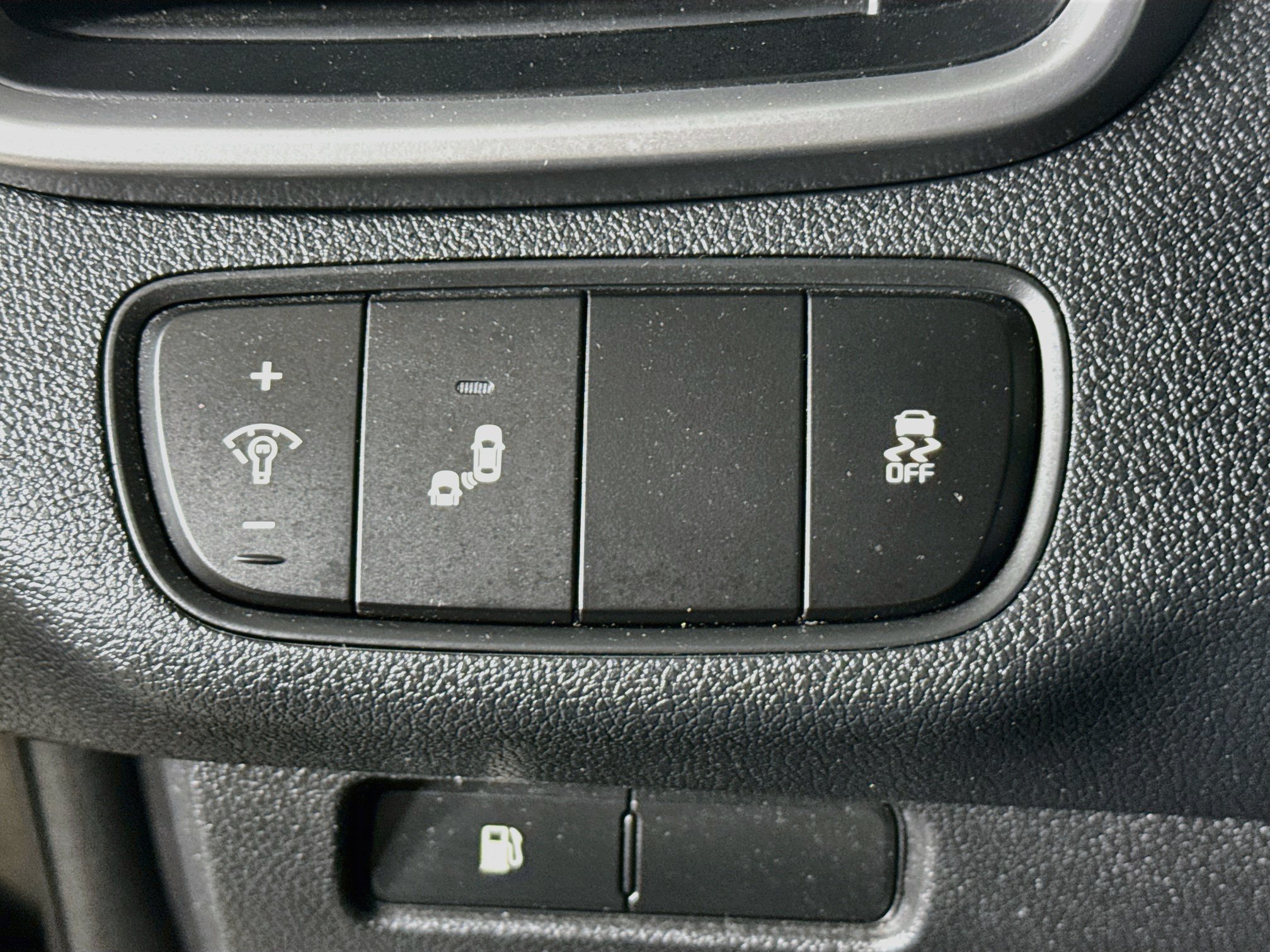 Used 2020 Kia Sorento LX FWD image 9