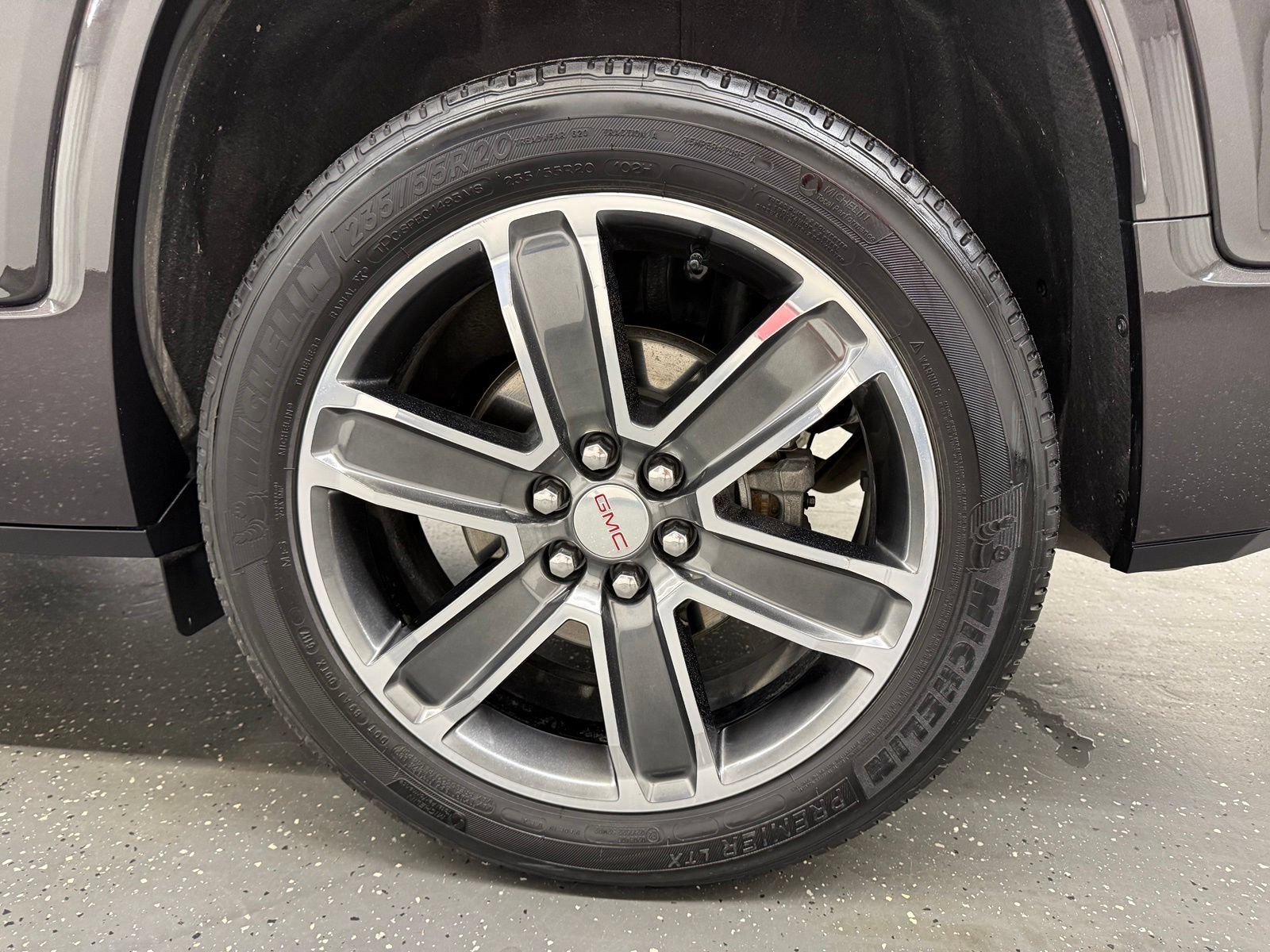 Used 2018 GMC Acadia Denali w/ Technology Package FWD image 19