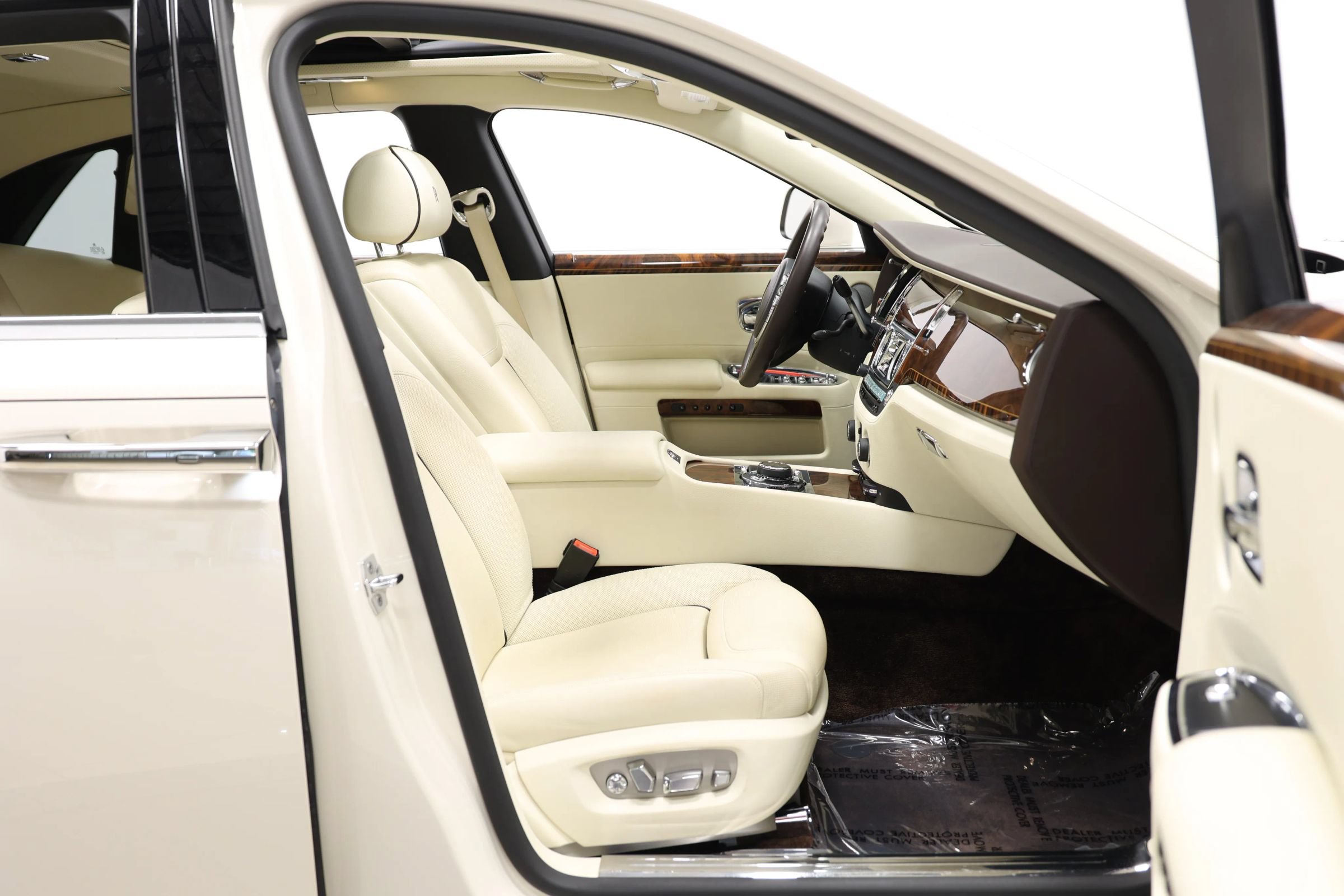 Used 2016 Rolls-Royce Ghost RWD image 99