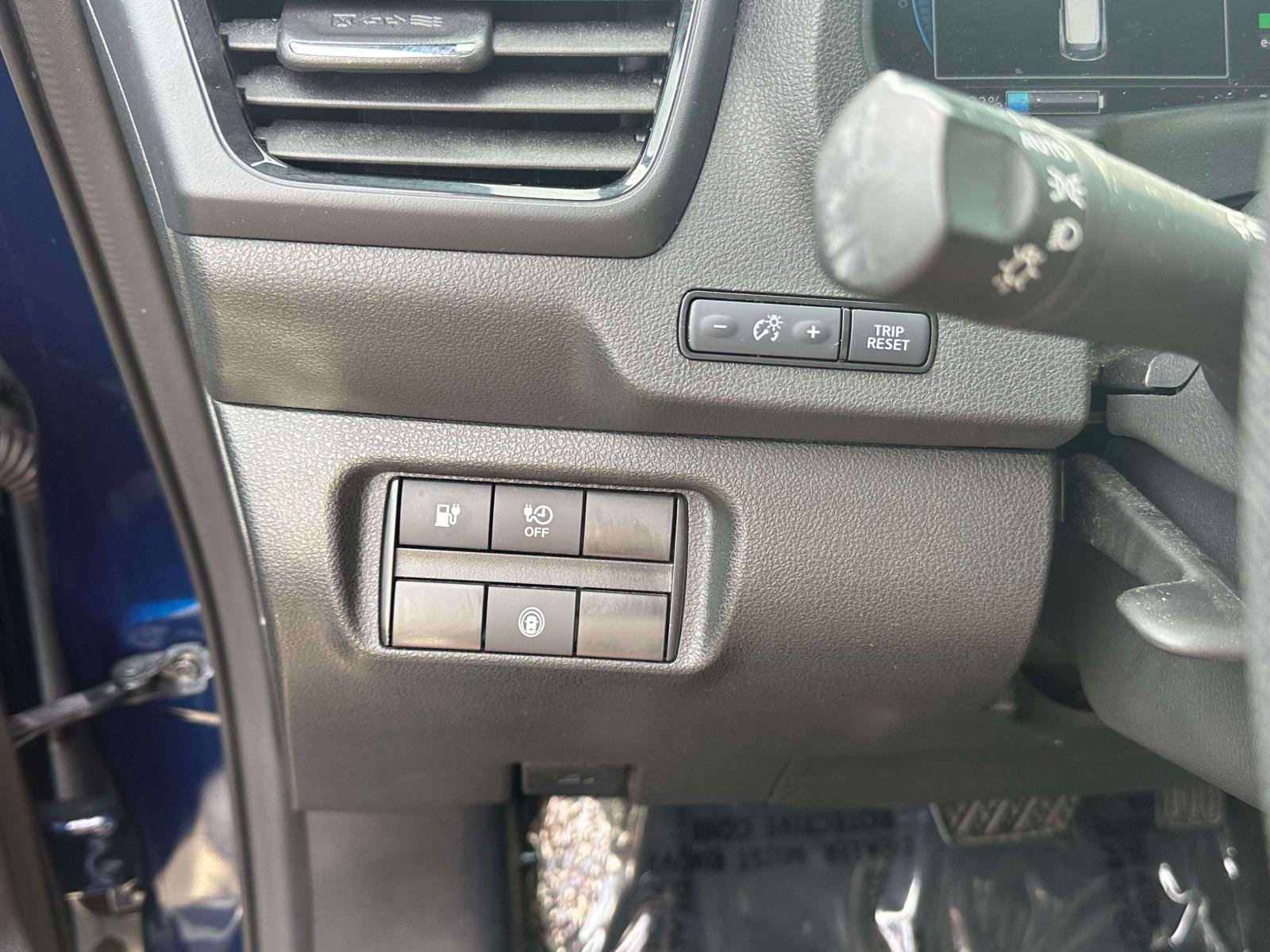 Used 2023 Nissan Leaf S image 16