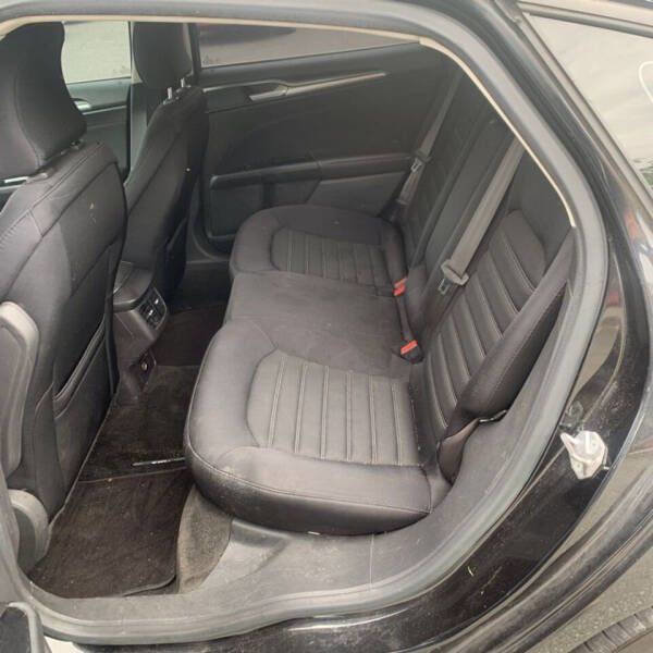 Used 2015 Ford Fusion SE image 8