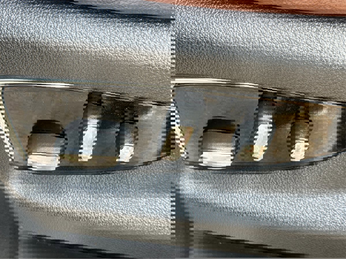 Used 2018 Cadillac Escalade Luxury image 37