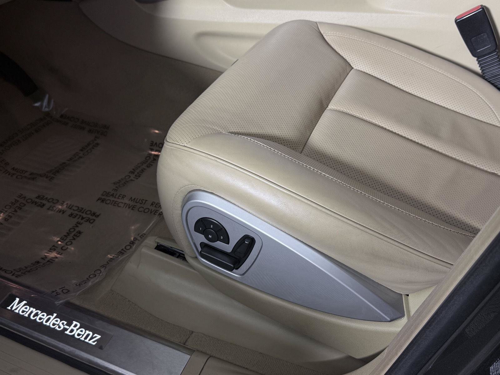 Used 2012 Mercedes-Benz GL 550 4MATIC image 19