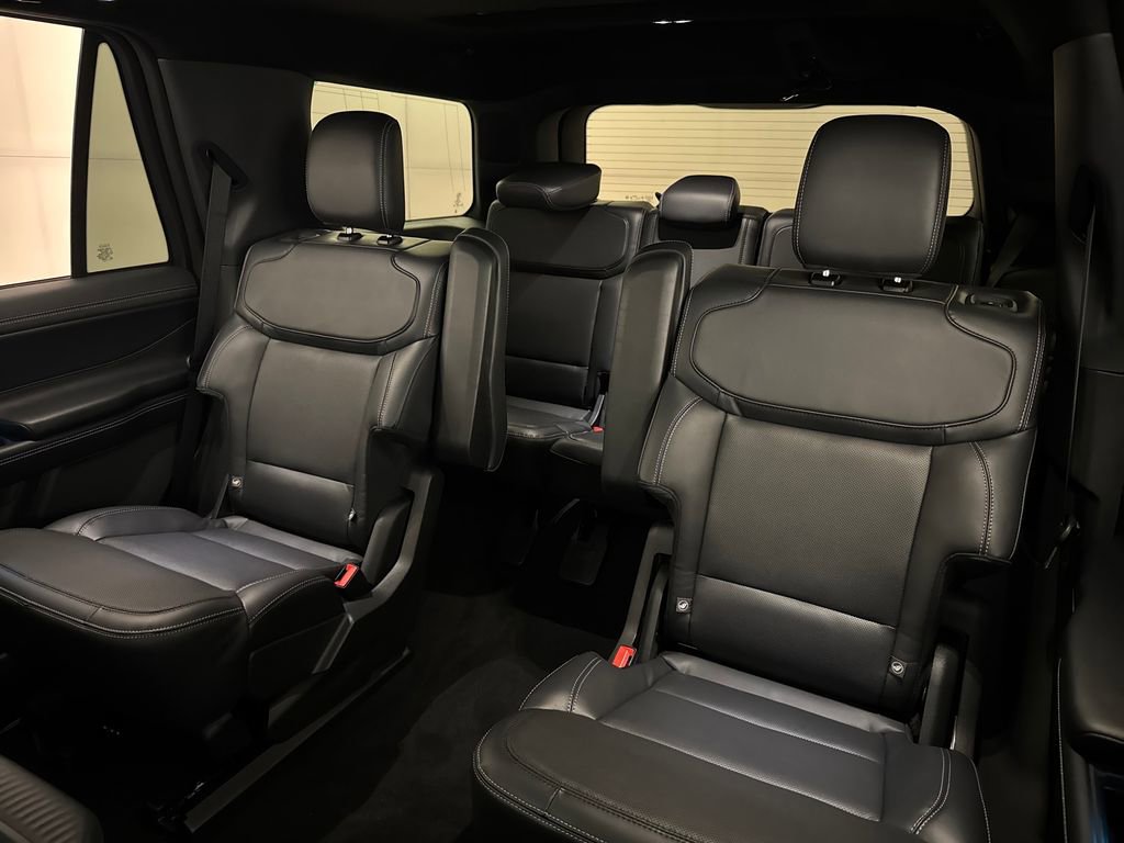New 2026 Ford Expedition Platinum w/ Stealth Appearance Package AWD/4WD image 17