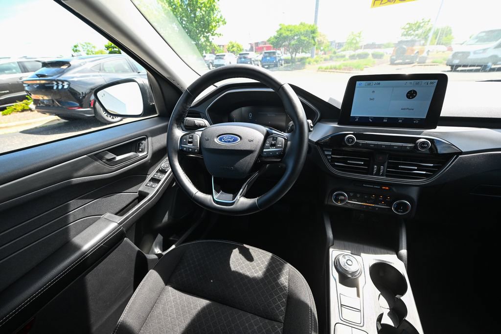 Certified 2025 Ford Escape Active w/ Cold Weather Package AWD/4WD image 32