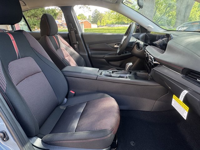 New 2026 Nissan Sentra SR w/ Floor Mat Package FWD image 6