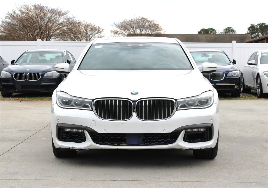 Used 2016 BMW 750i xDrive AWD/4WD image 2