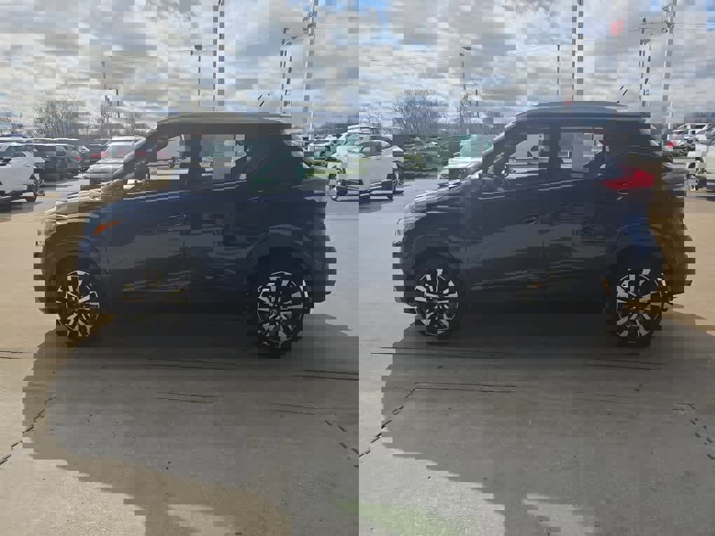 Used 2020 Nissan Kicks SV image 4