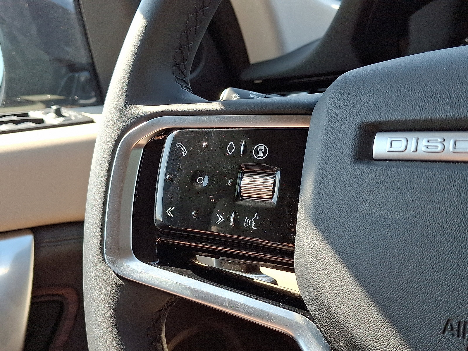 Certified 2025 Land Rover Discovery Sport S image 21