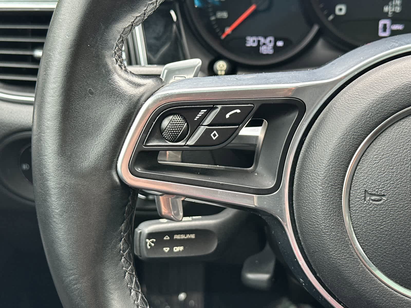 Certified 2018 Porsche Macan Sport Edition AWD/4WD image 27