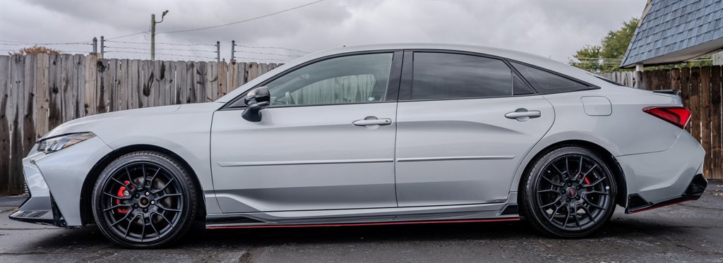 Used 2020 Toyota Avalon TRD image 2