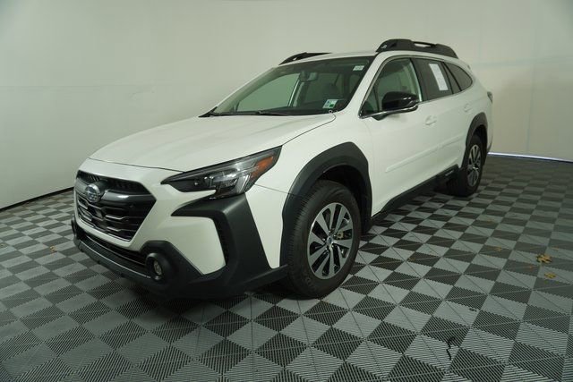 Certified 2025 Subaru Outback Premium w/ Popular Package #1A image 3