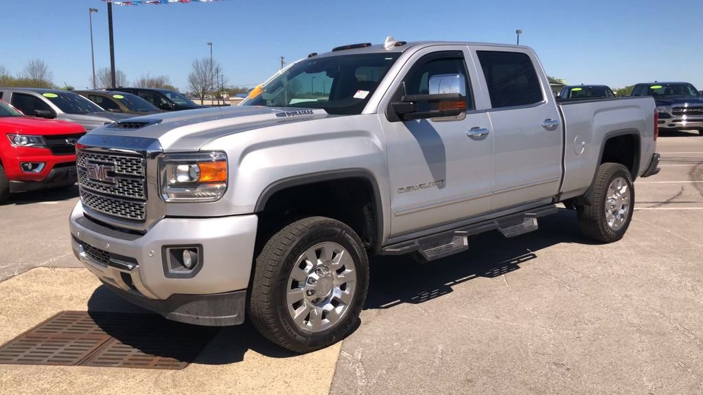 Used 2018 GMC Sierra 2500 Denali w/ Duramax Plus Package AWD/4WD image 4
