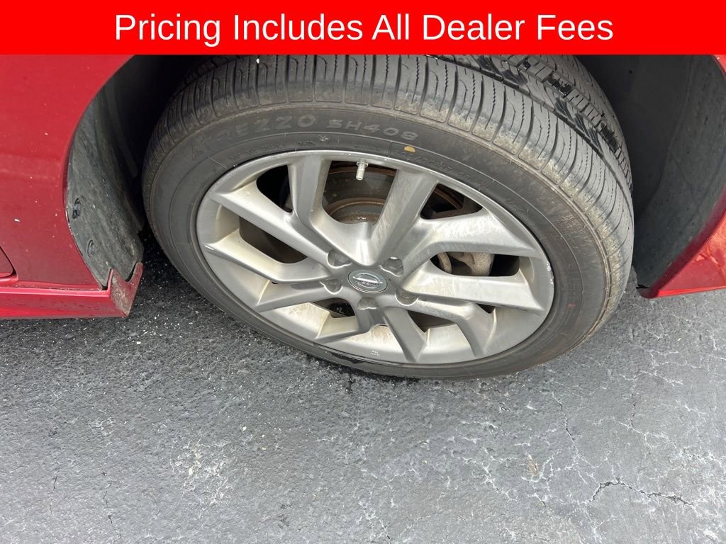 Used 2014 Nissan Sentra SR w/ SR Driver Package FWD image 2