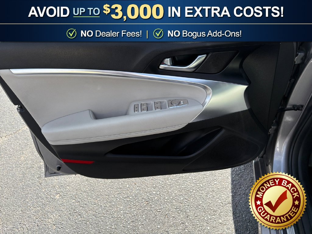 Used 2025 Genesis G70 2.5T AWD/4WD image 16