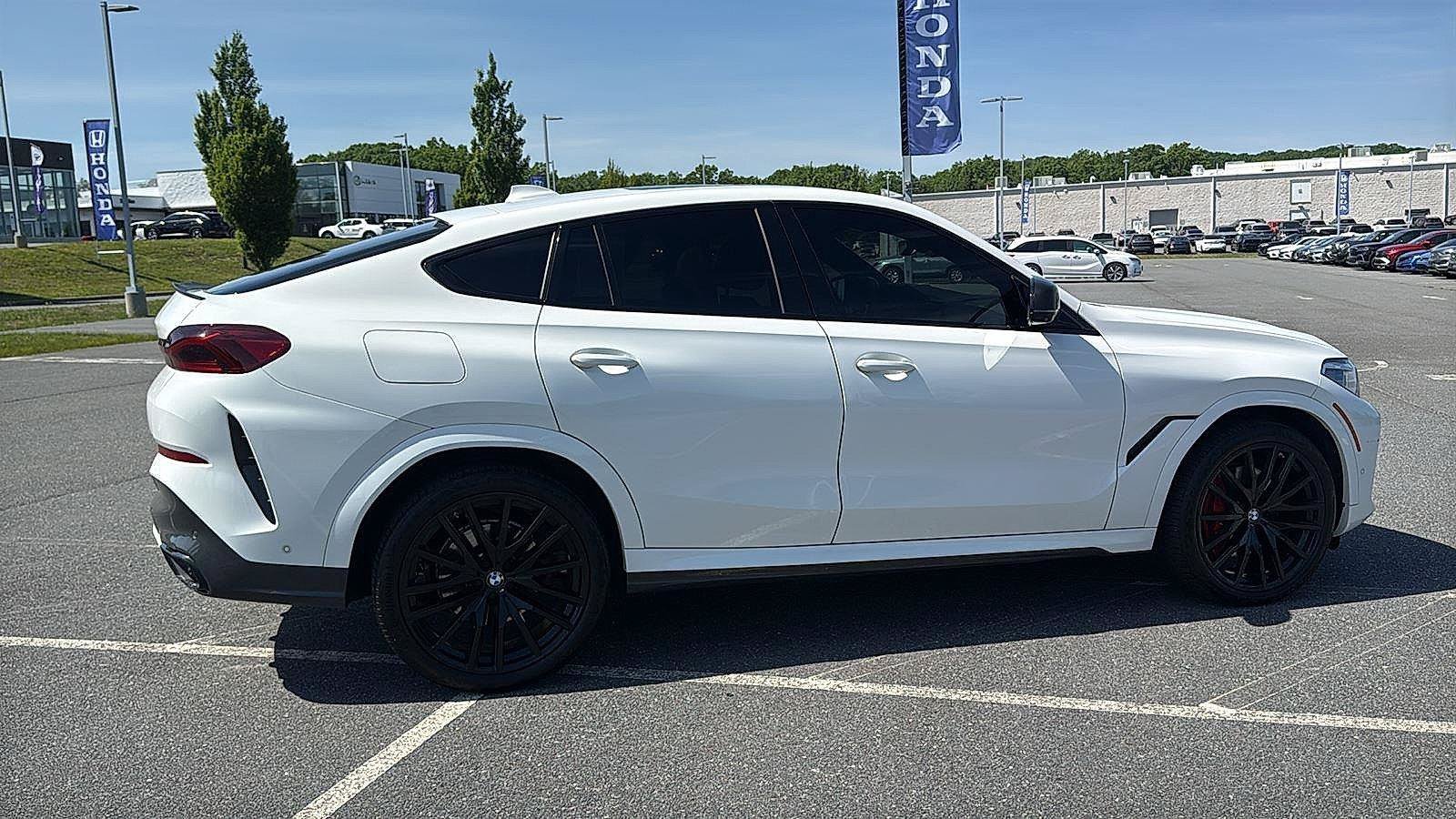 Used 2022 BMW X6 xDrive40i w/ Executive Package AWD/4WD image 4