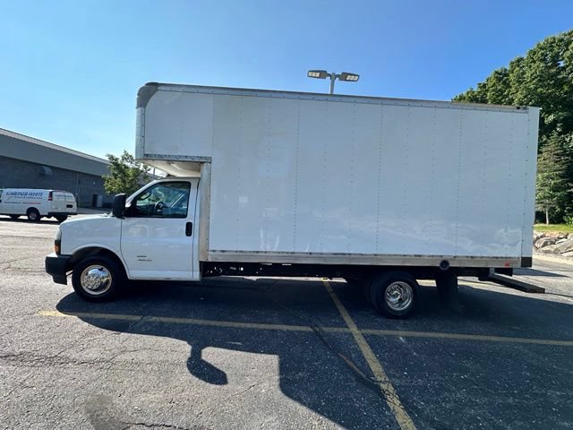Used 2020 GMC Savana 4500 w/ Power Convenience Package RWD image 2