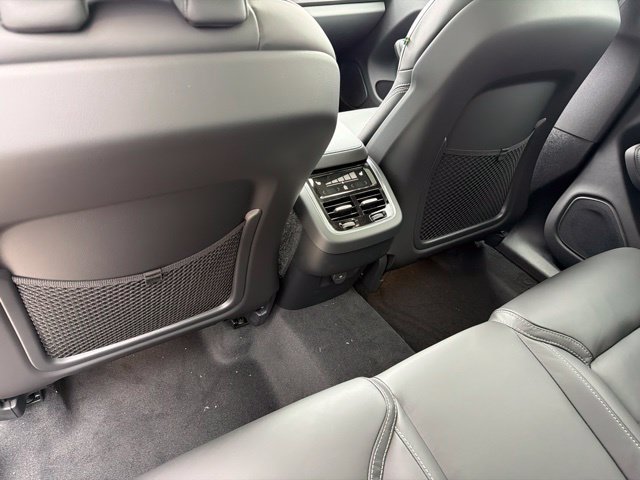 New 2027 Volvo XC60 B5 Ultra AWD/4WD image 8