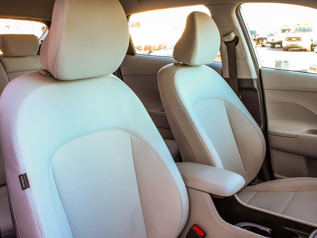 Used 2024 Hyundai Kona SE image 39