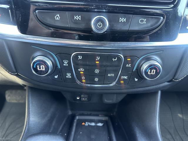 Used 2023 Chevrolet Traverse LT w/ LT Premium Package AWD/4WD image 17