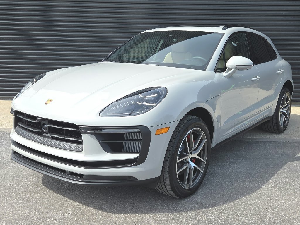 Certified 2026 Porsche Macan S AWD/4WD image 1