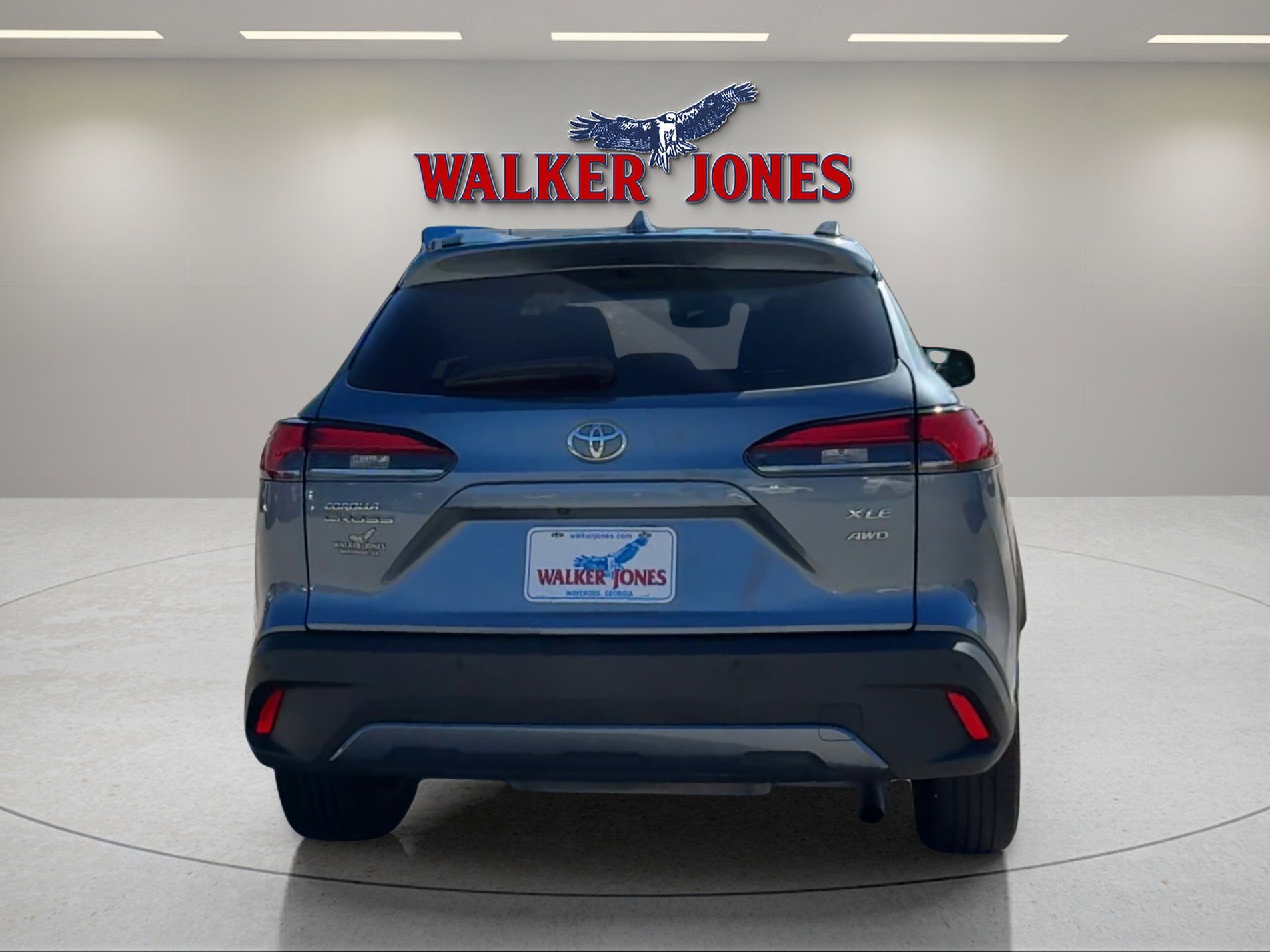 Used 2024 Toyota Corolla Cross XLE image 4