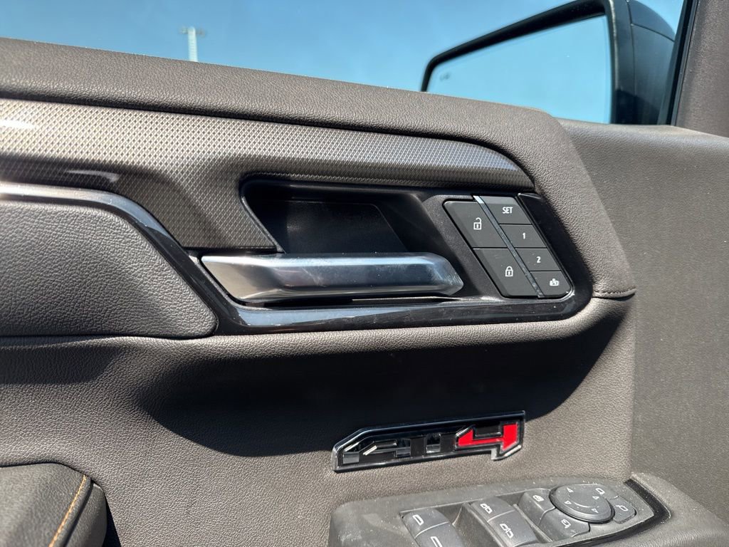 Used 2025 GMC Sierra 1500 AT4 w/ AT4 Premium Package AWD/4WD image 11