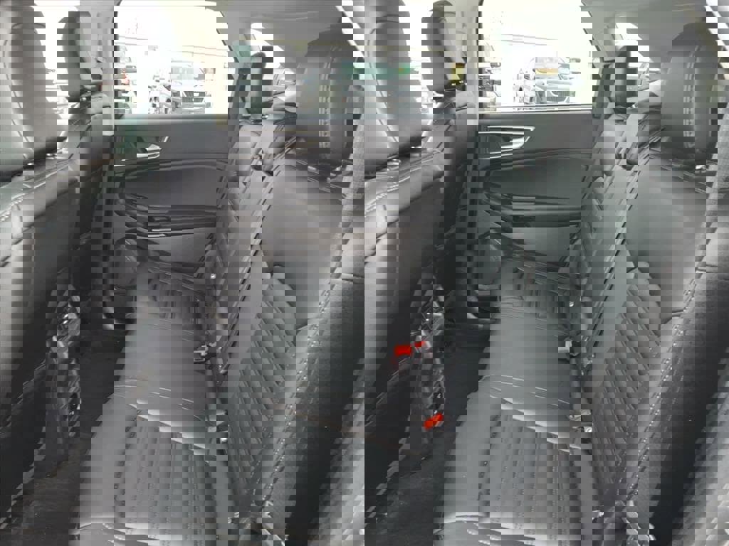 Used 2021 Ford Edge SEL w/ Convenience Package image 9