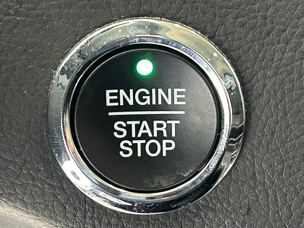 Used 2024 Ford Edge Titanium image 27