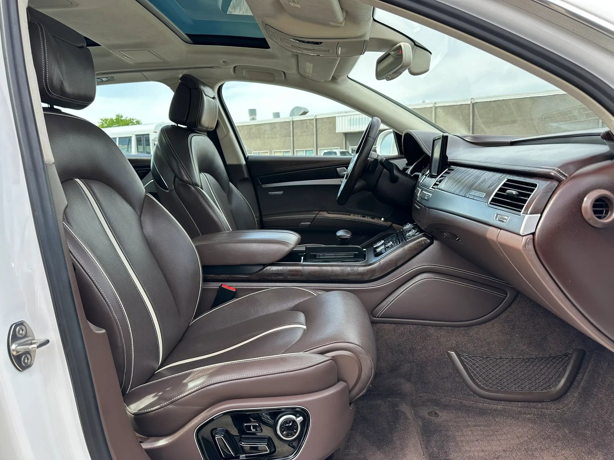 Used 2016 Audi A8 L 4.0T image 25