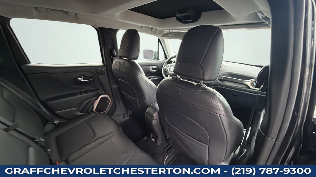 Used 2017 Jeep Renegade Trailhawk AWD/4WD image 37