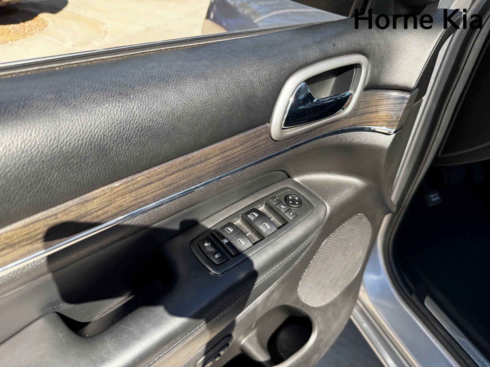 Used 2018 Jeep Grand Cherokee Overland image 11