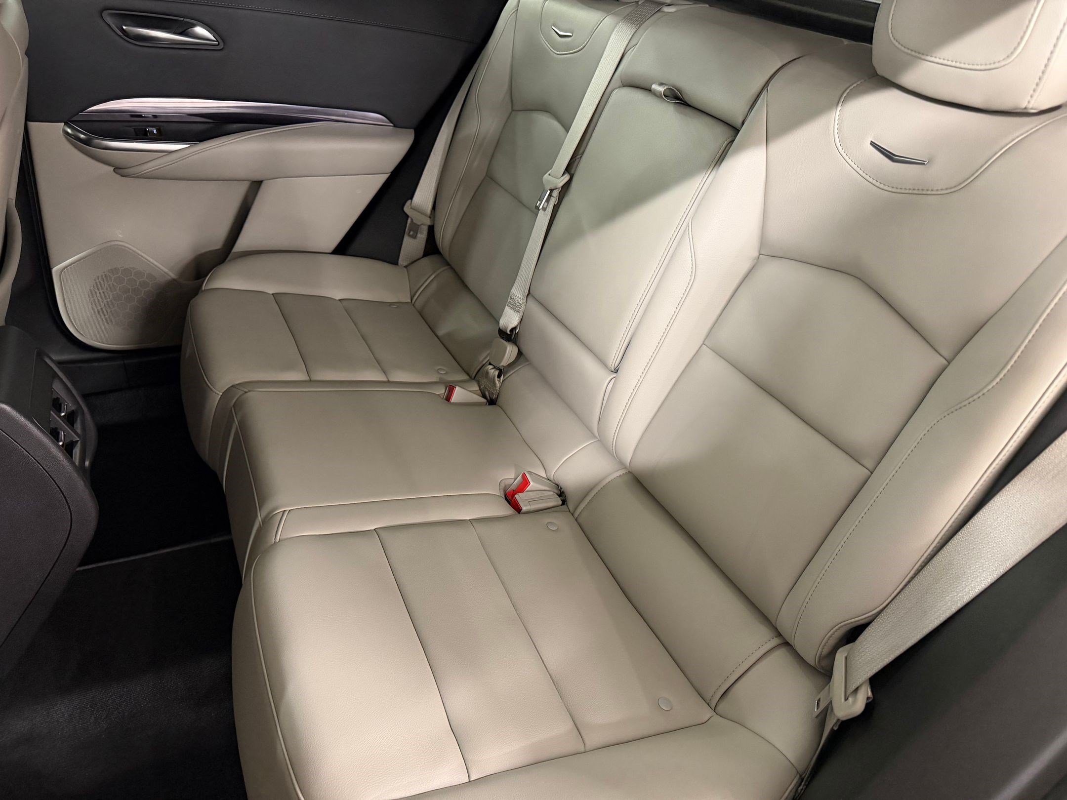 Used 2022 Cadillac XT4 Luxury w/ Driver Awareness Package FWD image 30