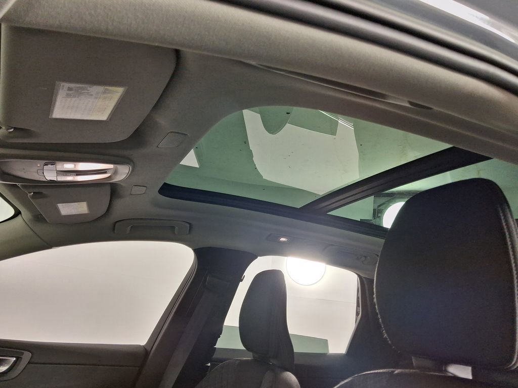 Certified 2023 Volvo XC60 B5 Core AWD/4WD image 22
