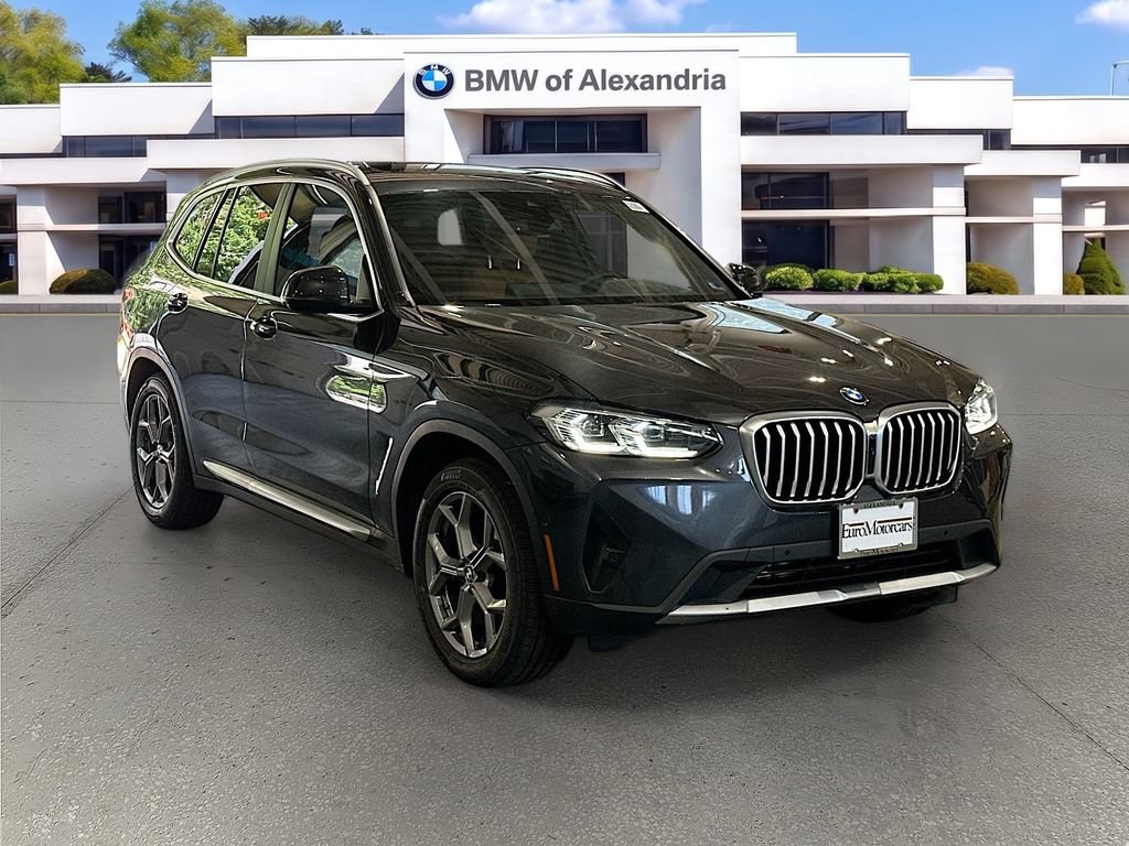 Used 2023 BMW X3 xDrive30i w/ Premium Package AWD/4WD image 3