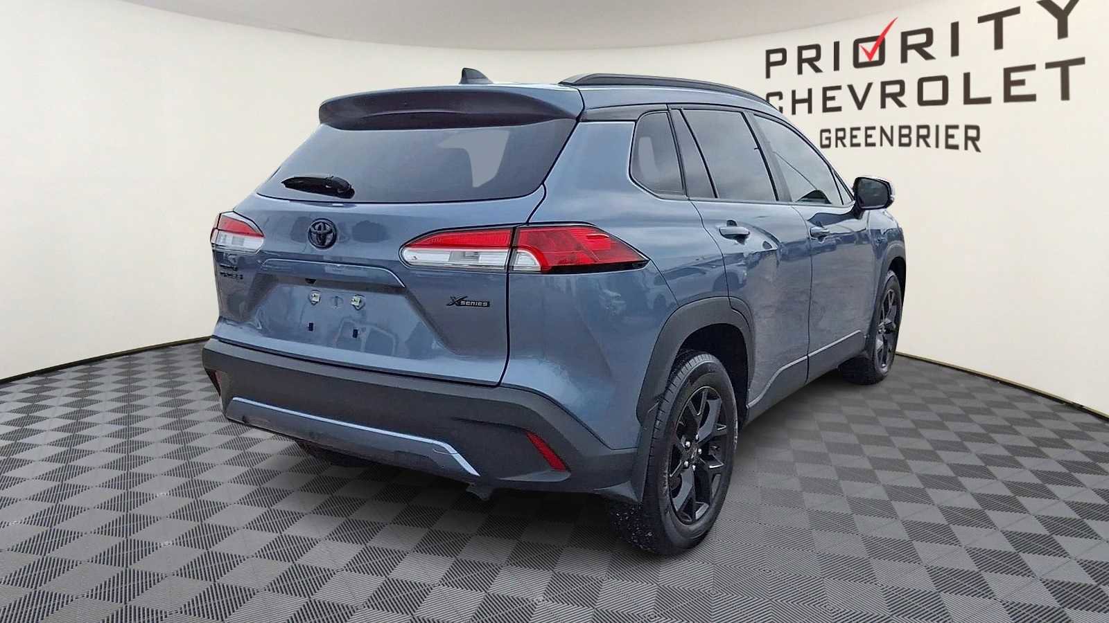 Used 2025 Toyota Corolla Cross LE image 8