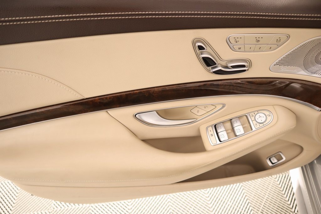 Used 2019 Mercedes-Benz S 560 Sedan image 16