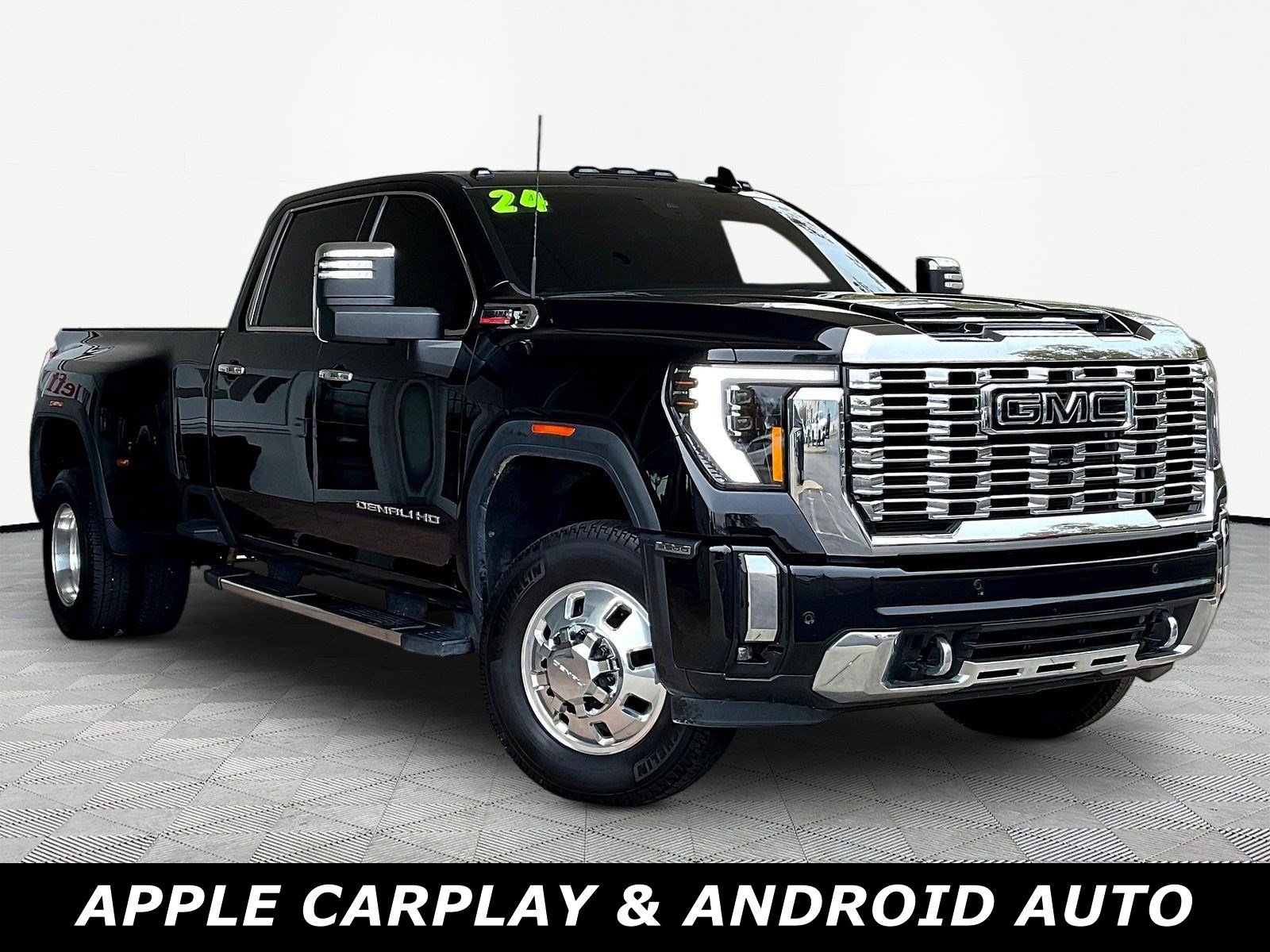 Used 2024 GMC Sierra 3500 Denali w/ Technology Package AWD/4WD image 3
