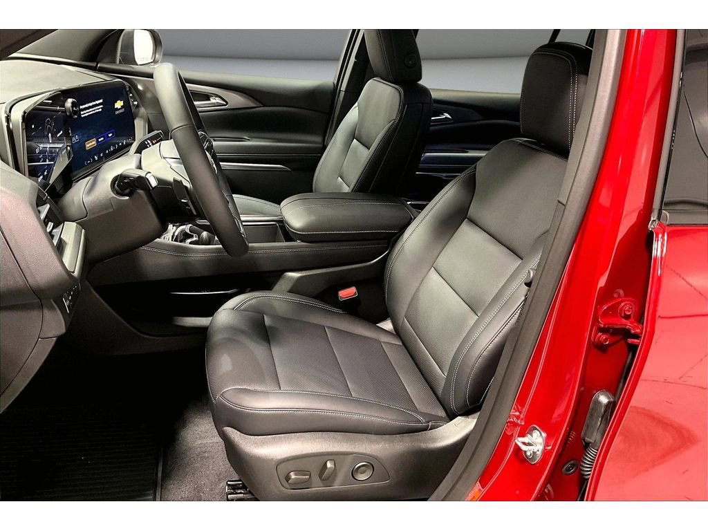 New 2026 Chevrolet Traverse LT w/ Driver Confidence Package AWD/4WD image 12
