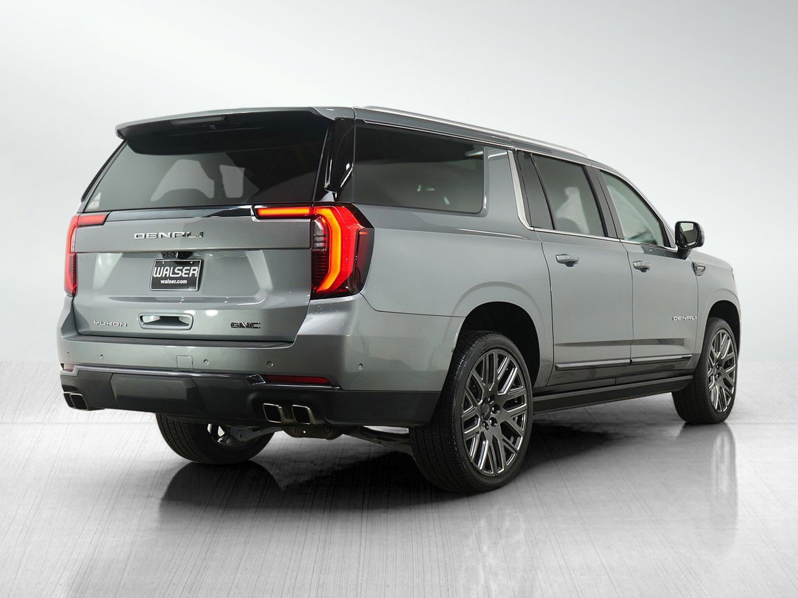 Used 2025 GMC Yukon XL Denali Ultimate w/ LPO, Floor Liner Package image 5