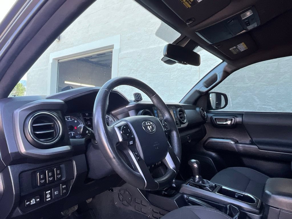 Used 2019 Toyota Tacoma TRD Sport w/ Technology Package RWD image 10