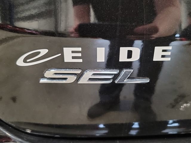 Used 2022 Ford Edge SEL w/ Convenience Package image 11