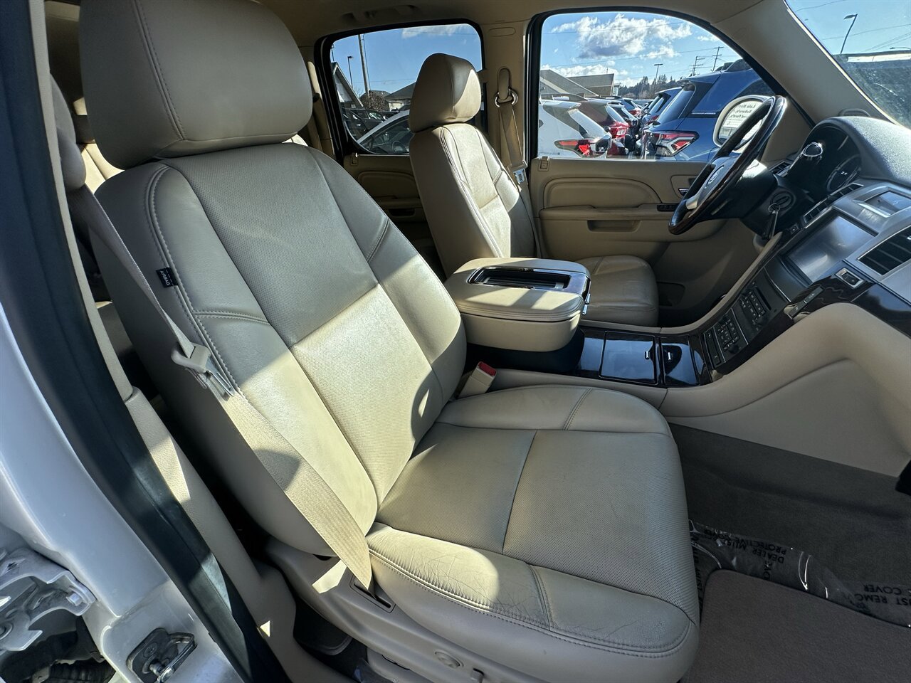 Used 2014 Cadillac Escalade ESV Premium image 6