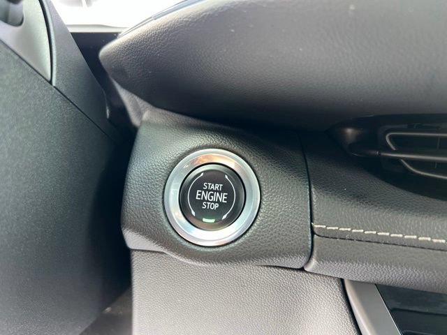 Used 2023 Buick Envision Essence AWD/4WD image 33