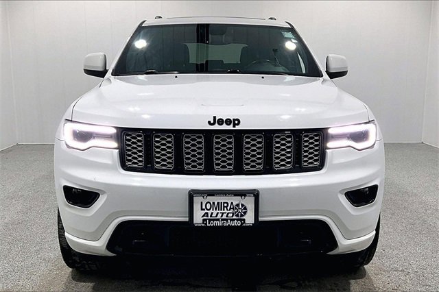 Used 2020 Jeep Grand Cherokee Altitude image 2