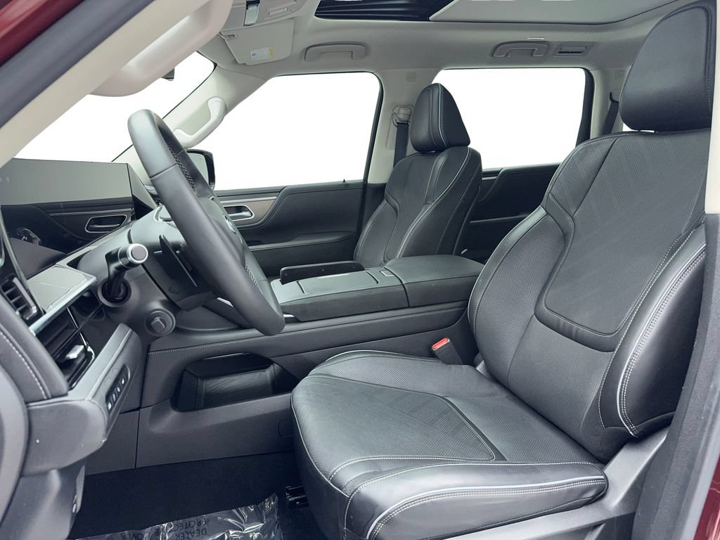 Used 2025 INFINITI QX80 Luxe RWD image 13